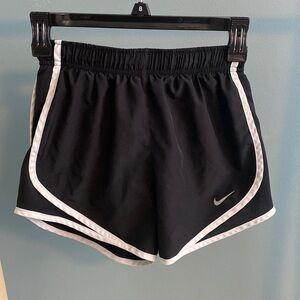 Nike XS Women's Black & White Running Athletic Lined Shorts Preowned Extra Small